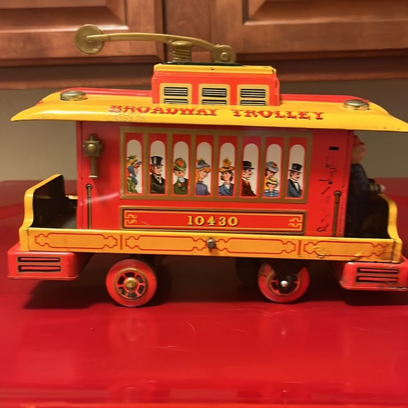 Broadway Tin Trolley Circa 1960 - Picture 3 of 5
